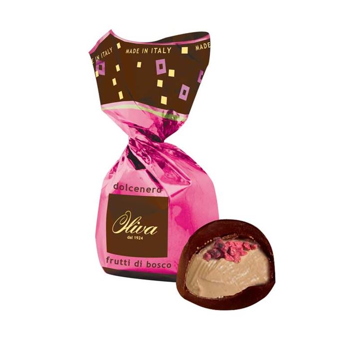 Bild på Mörk chokladpralin med skogsbärsfyllning & krisp