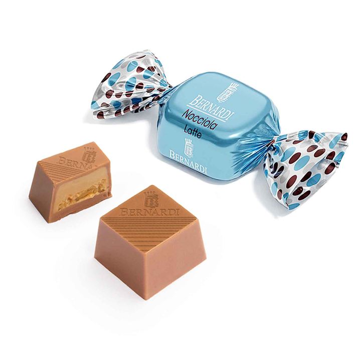 Bild på Mjölkchokladpralin med hasselnötsfyllning