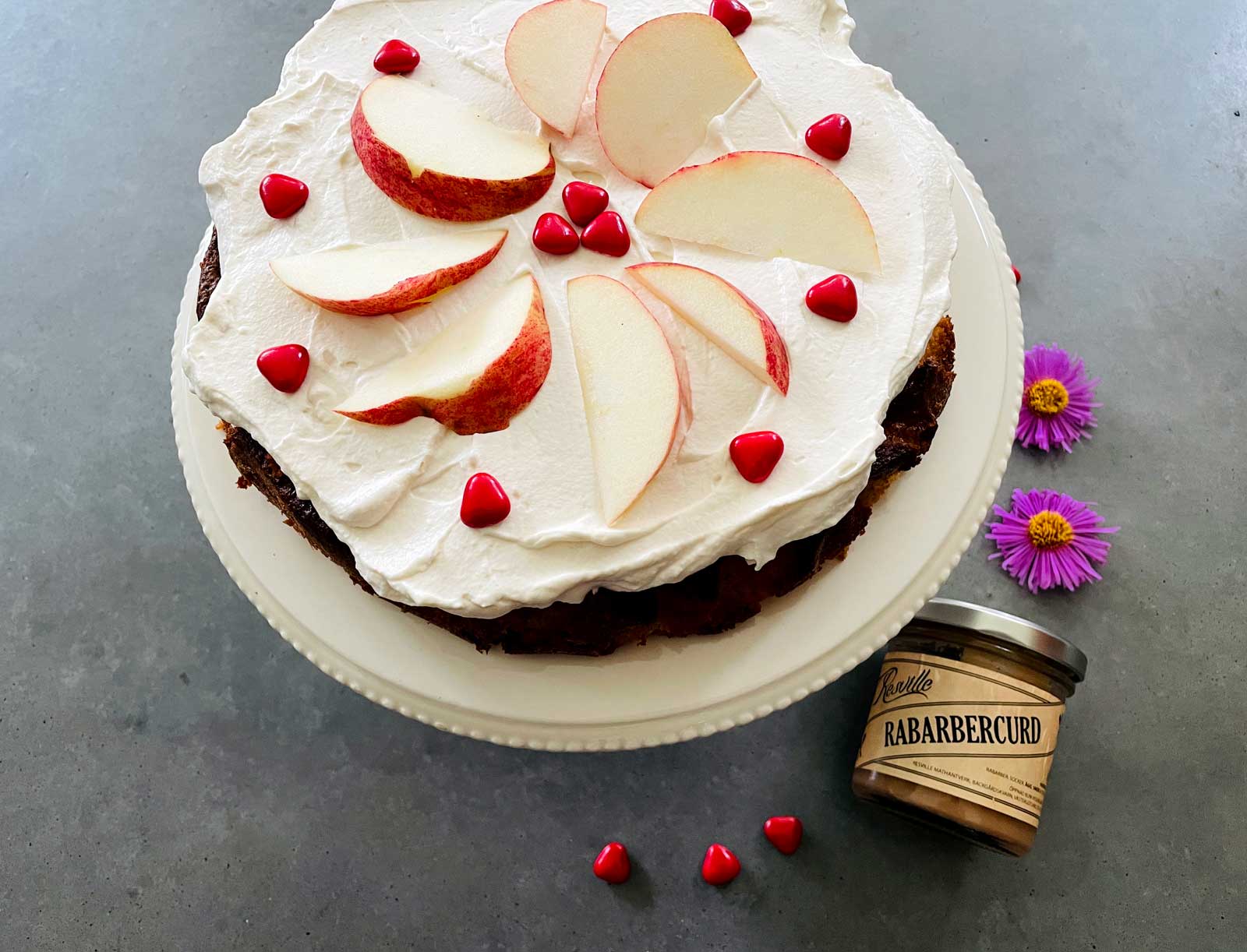 Äpplekaka med rabarbercurdtäcke