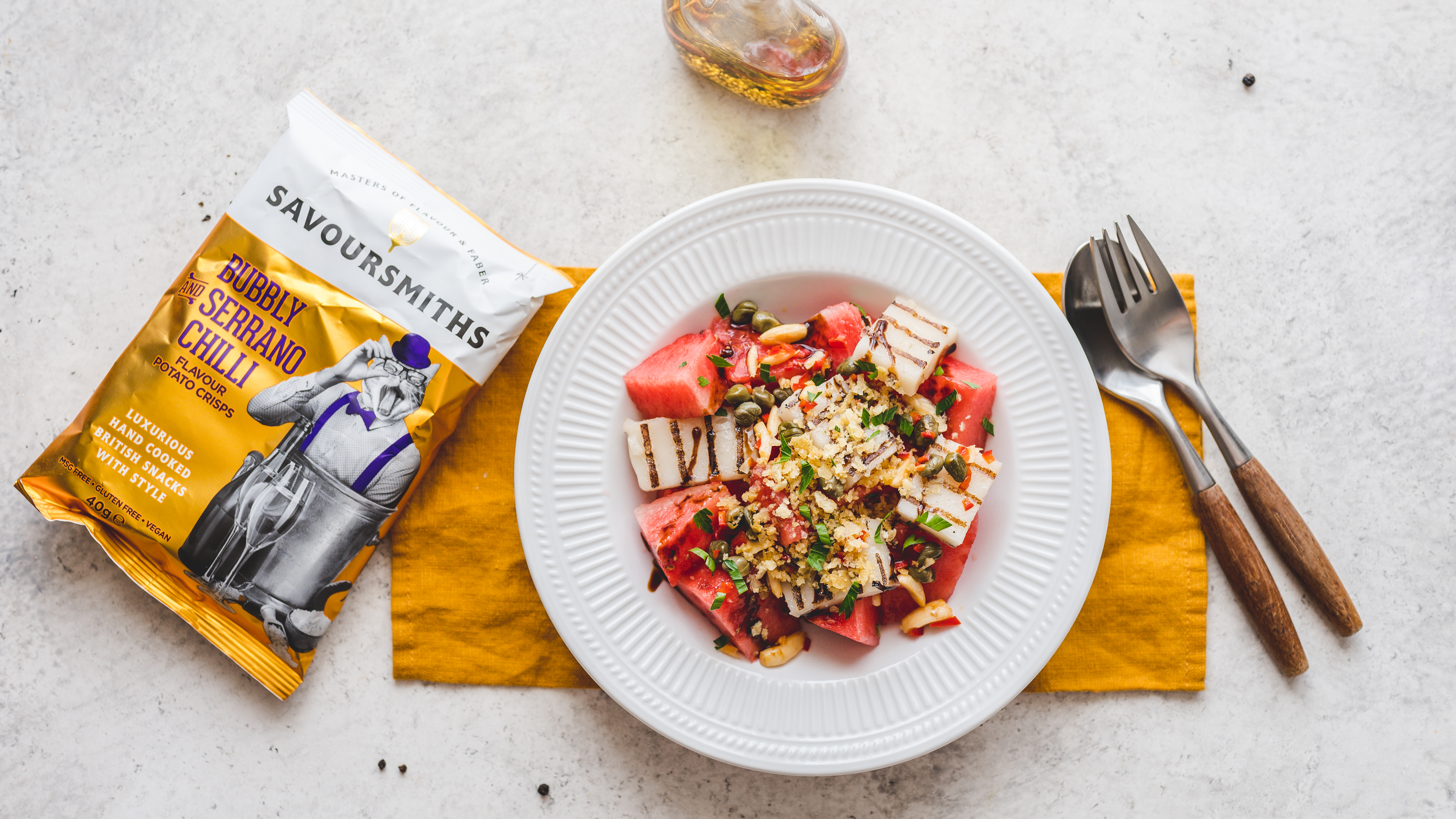 Grillad halloumi med vattenmelon & kaprissmulor