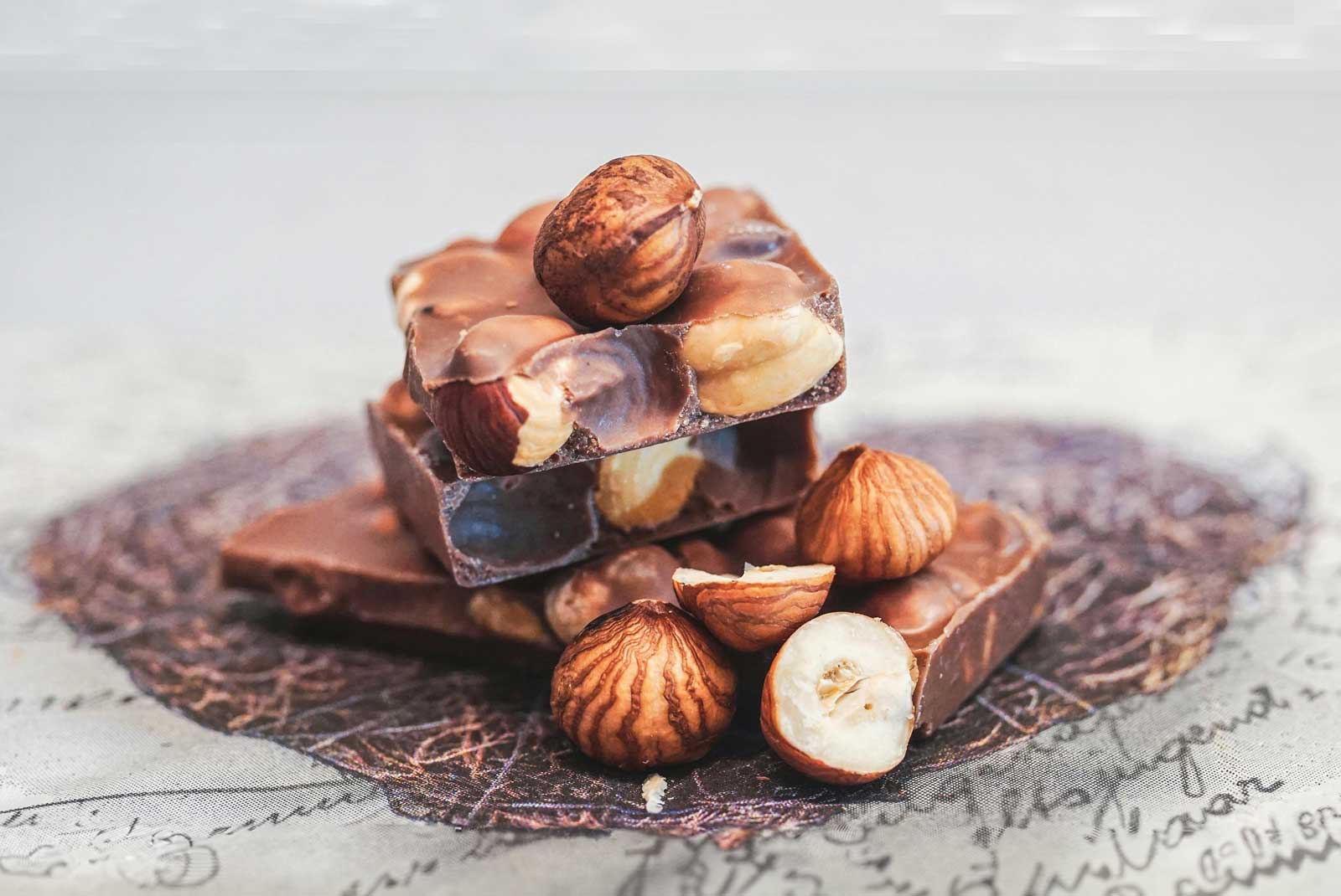 Hasselnötschoklad